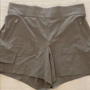 Athleta Chelsea cargo shorts